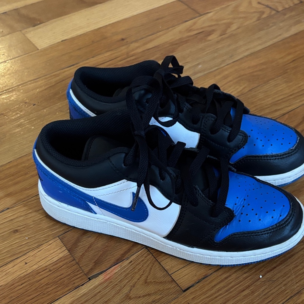 Nike Kids Black and Blue Sneakers